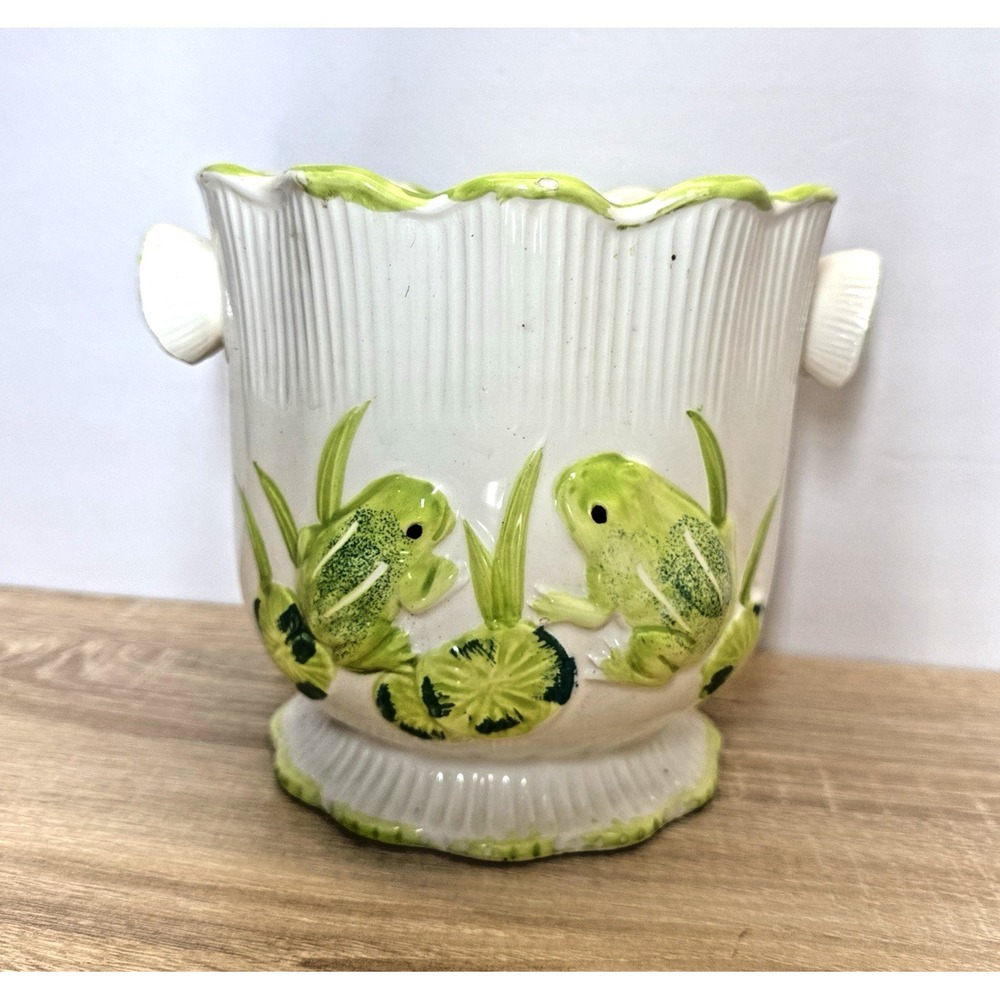 Vintage Ceramic Frog Planter Cachepot White Green Scalloped Rim Cottagecore